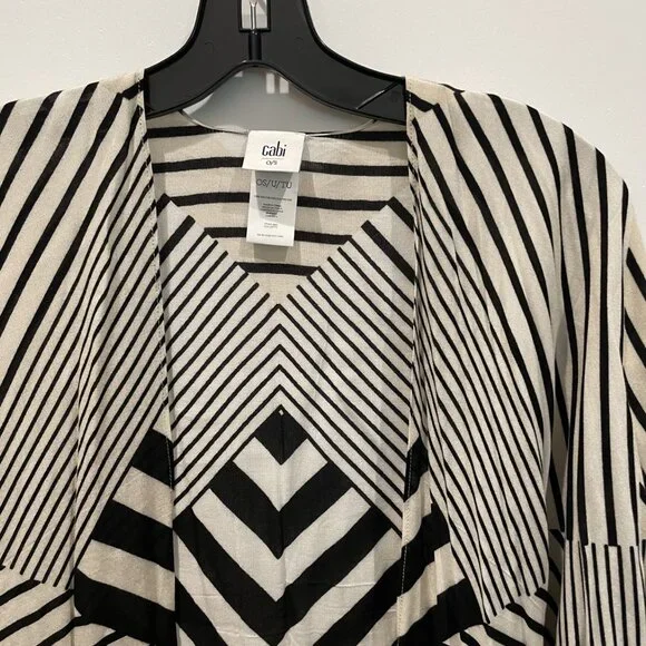 Cabi Unwind cover up geometric boho ruana, wrap, or kimono - One Size - Rtl $80 - Picture 6 of 7